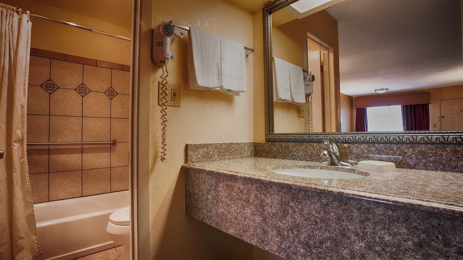 Best Western Coleman Inn エクステリア 写真