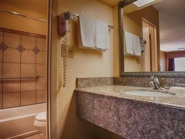 Best Western Coleman Inn エクステリア 写真